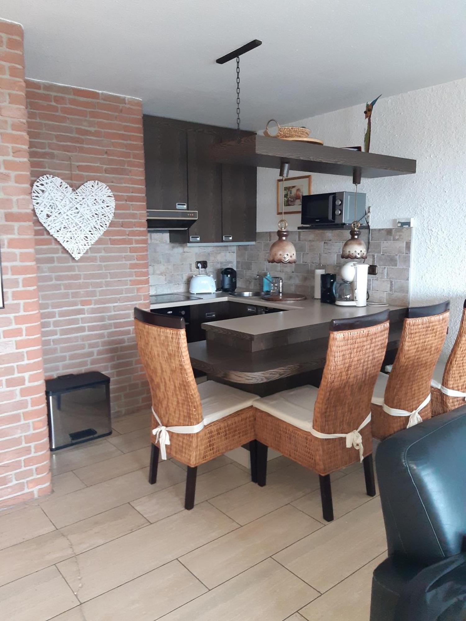 Appartment 142 In ทอสเซินส์ ภายนอก รูปภาพ